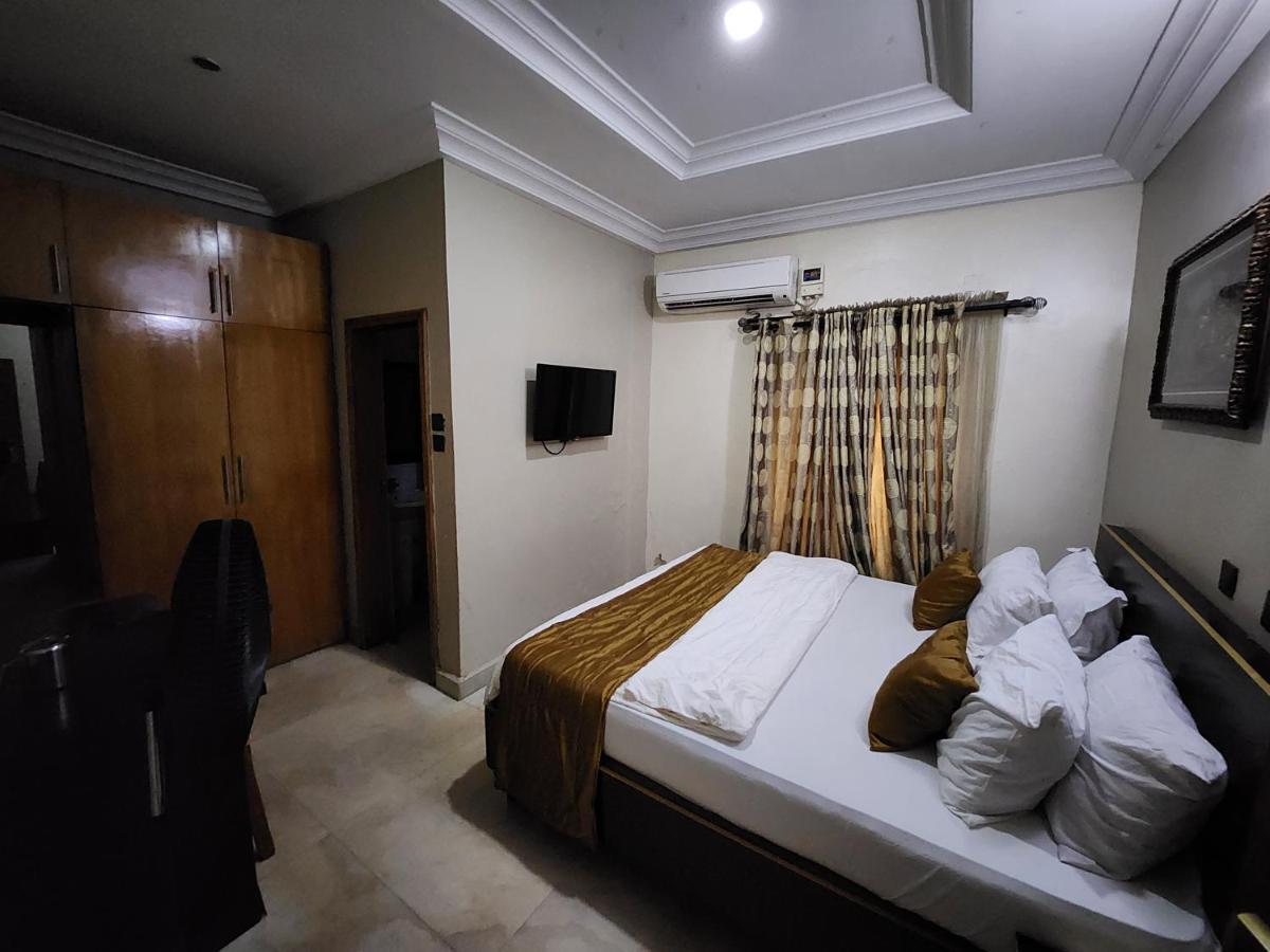 Nue-Crest Hotels & Suites Энугу Экстерьер фото
