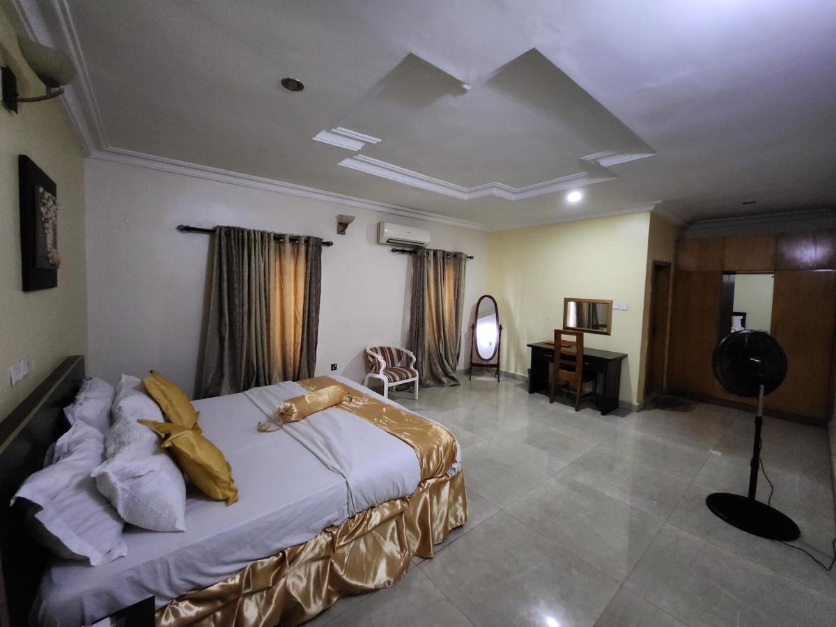 Nue-Crest Hotels & Suites Энугу Экстерьер фото
