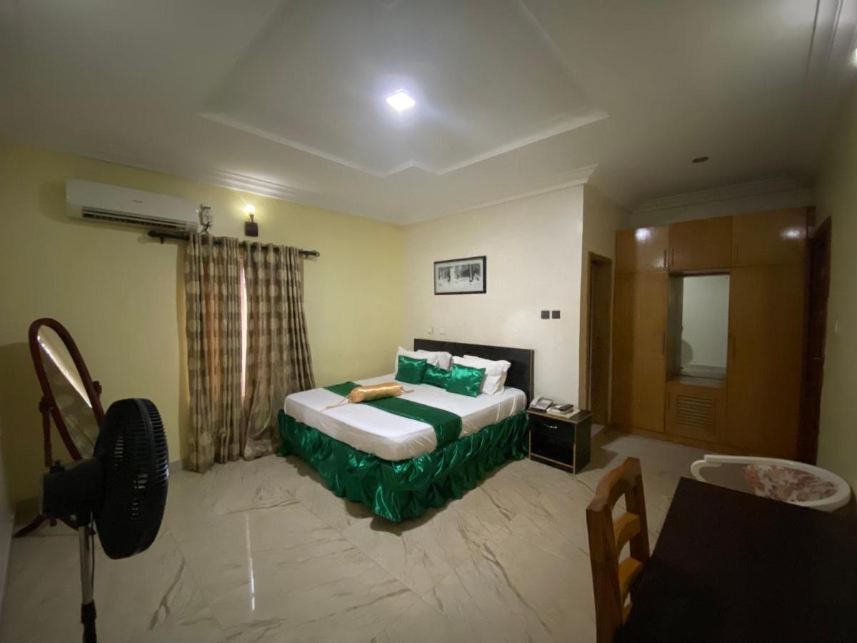 Nue-Crest Hotels & Suites Энугу Экстерьер фото