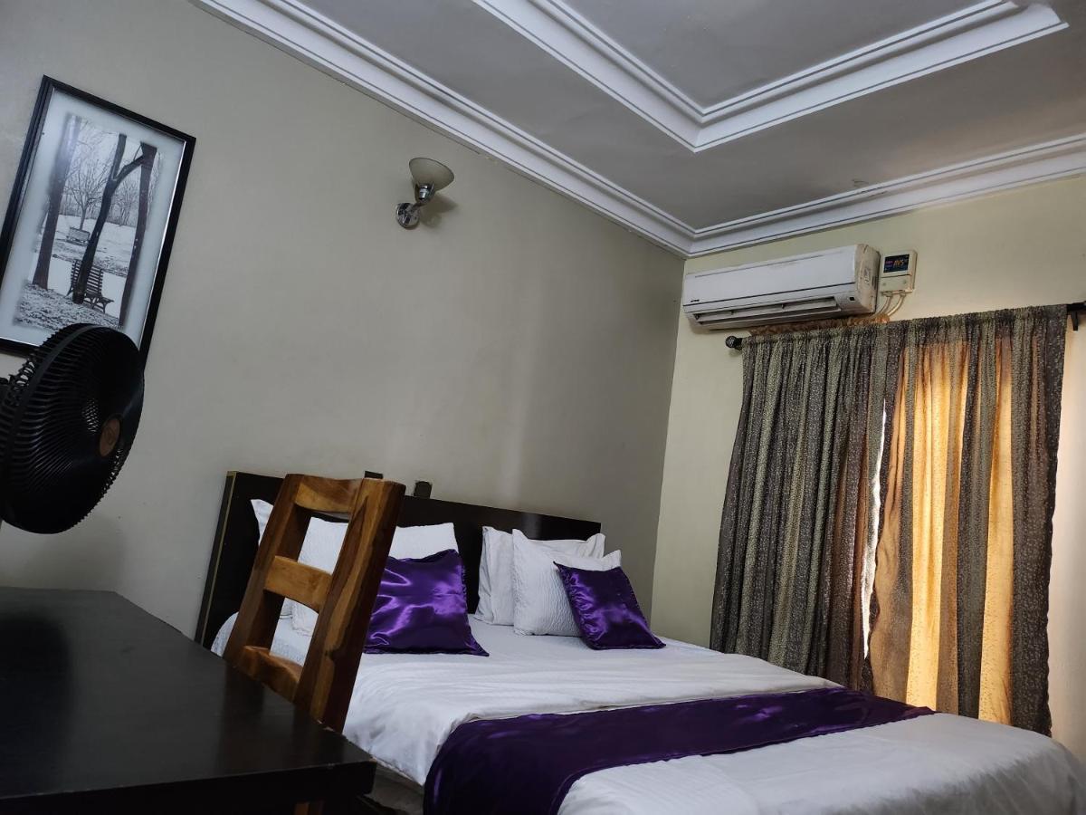 Nue-Crest Hotels & Suites Энугу Экстерьер фото