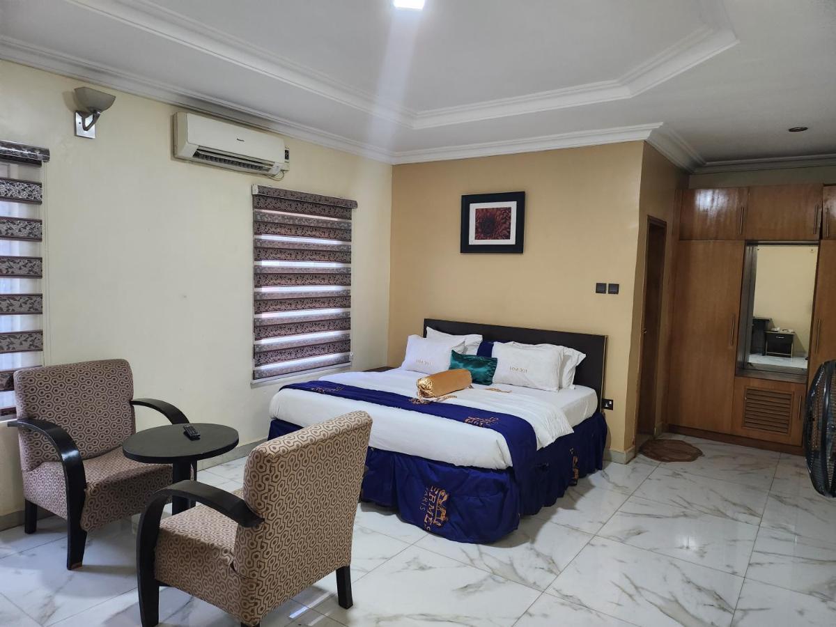 Nue-Crest Hotels & Suites Энугу Экстерьер фото