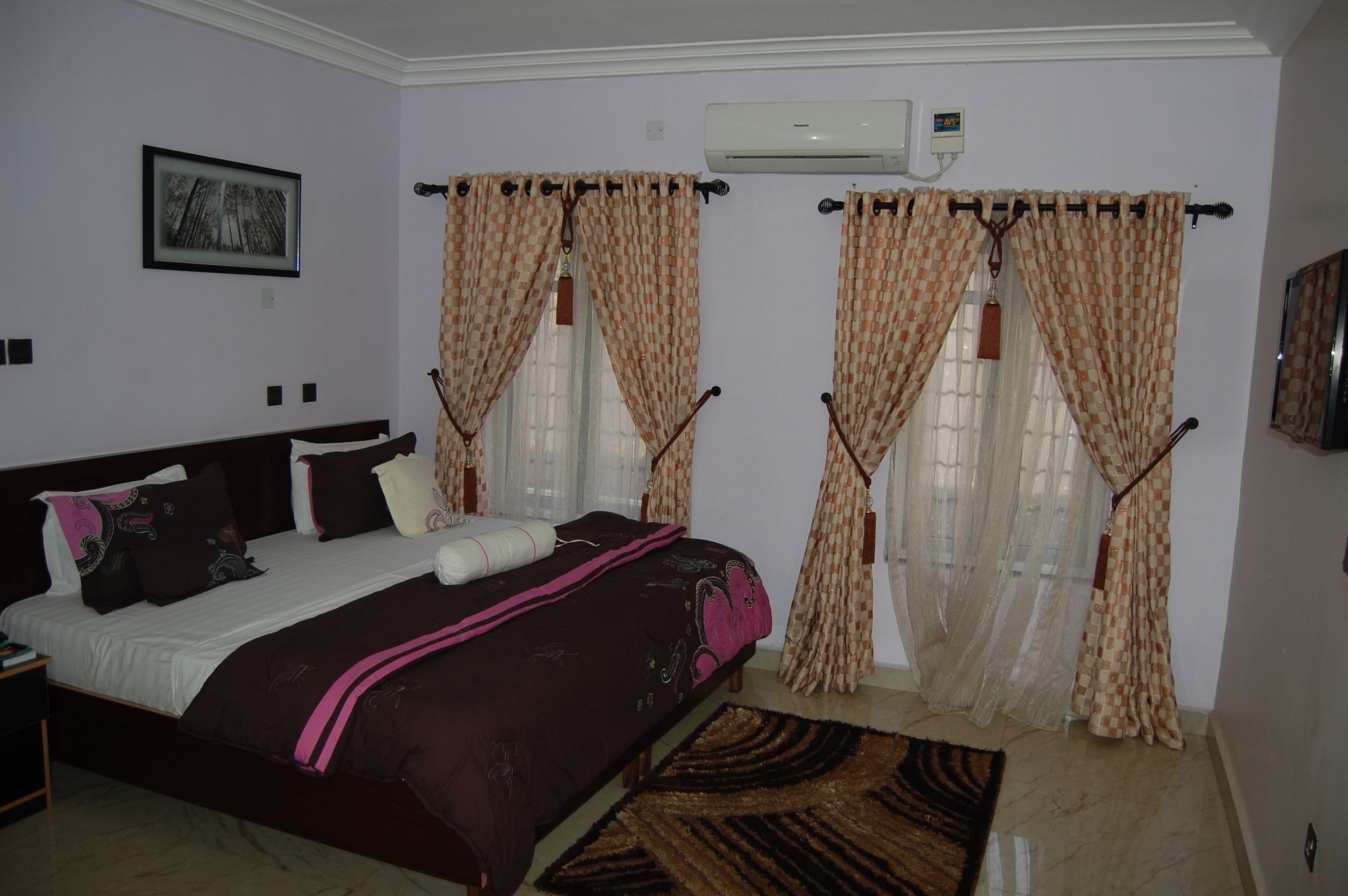 Nue-Crest Hotels & Suites Энугу Экстерьер фото