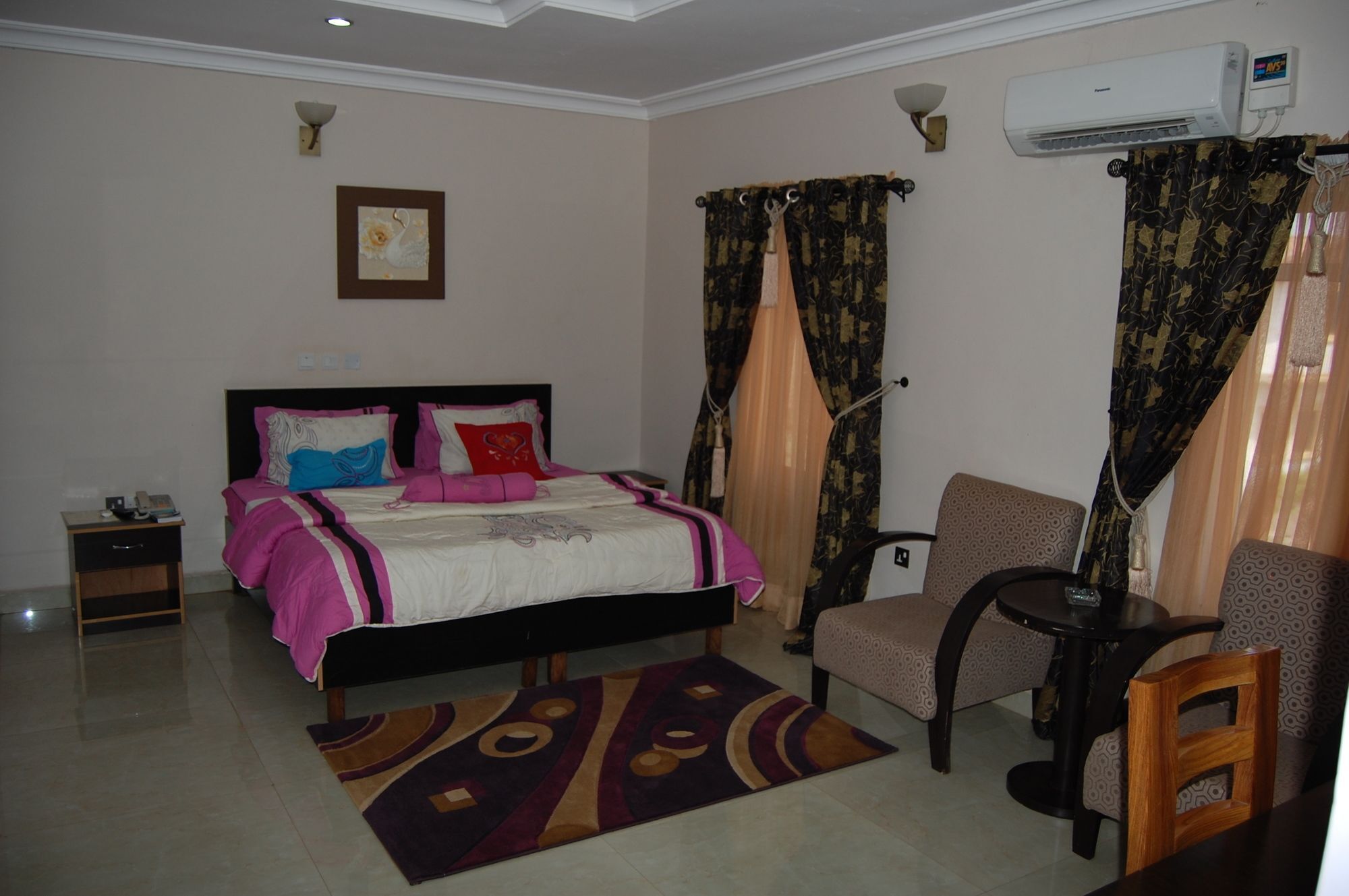 Nue-Crest Hotels & Suites Энугу Экстерьер фото